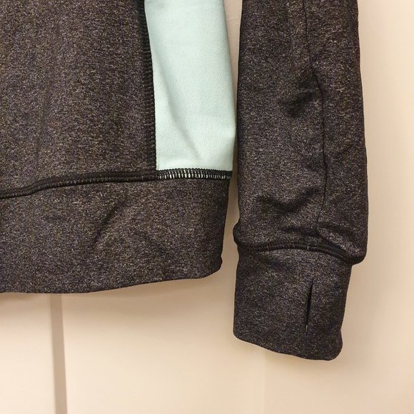 Activewear jacket with thumbholes - Picture 6 of 8